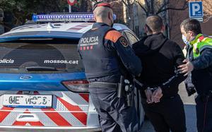 Els Mossos detenen 74 persones durant la nit de Cap d’Any