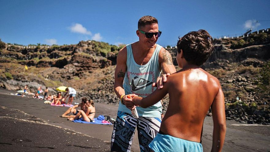The Villa reopens the Bollullo beach two months later
