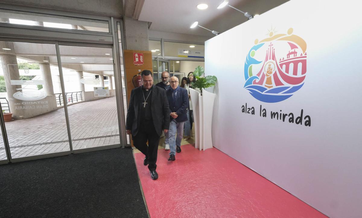 Preparativos en el Estadio de Gran Canaria para la misa del papa León XIV