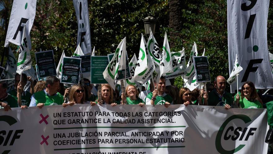 CSIF protesta en Extremadura por las &quot;promesas incumplidas&quot; del Gobierno sobre el estatuto marco de profesiones sanitarias
