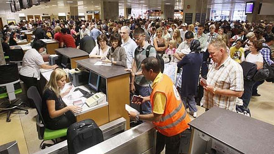 L&#039;aeroport de Girona ha rebut el juliol 5.600 passatgers més que el juliol del 2009.
