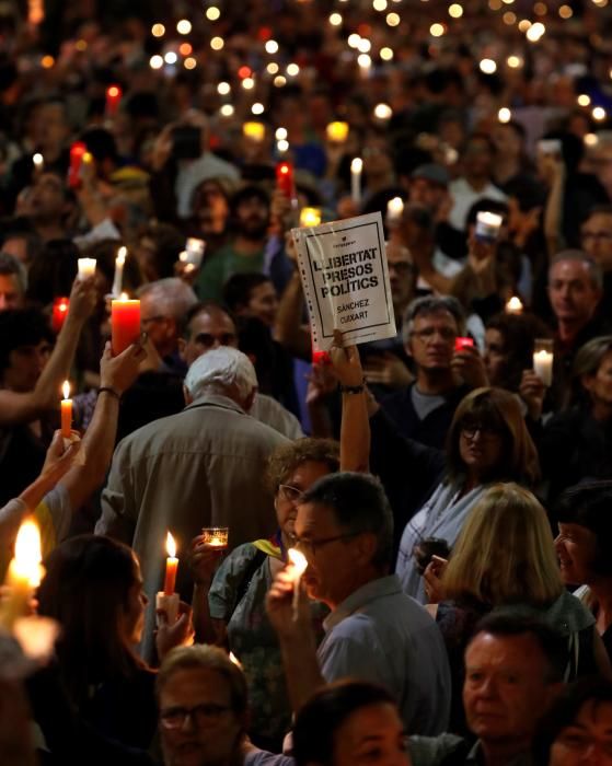 Concentración en Barcelona por la libertad de Sànchez y Cuixart