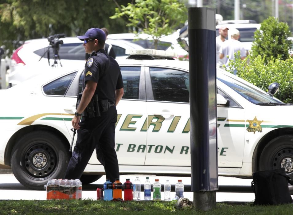 Tres policías mueren en un tiroteo en Luisiana