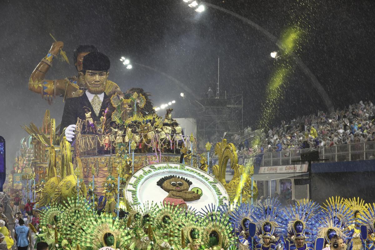 El carnaval de Sao Paulo recupera el esplendor tras la pandemia