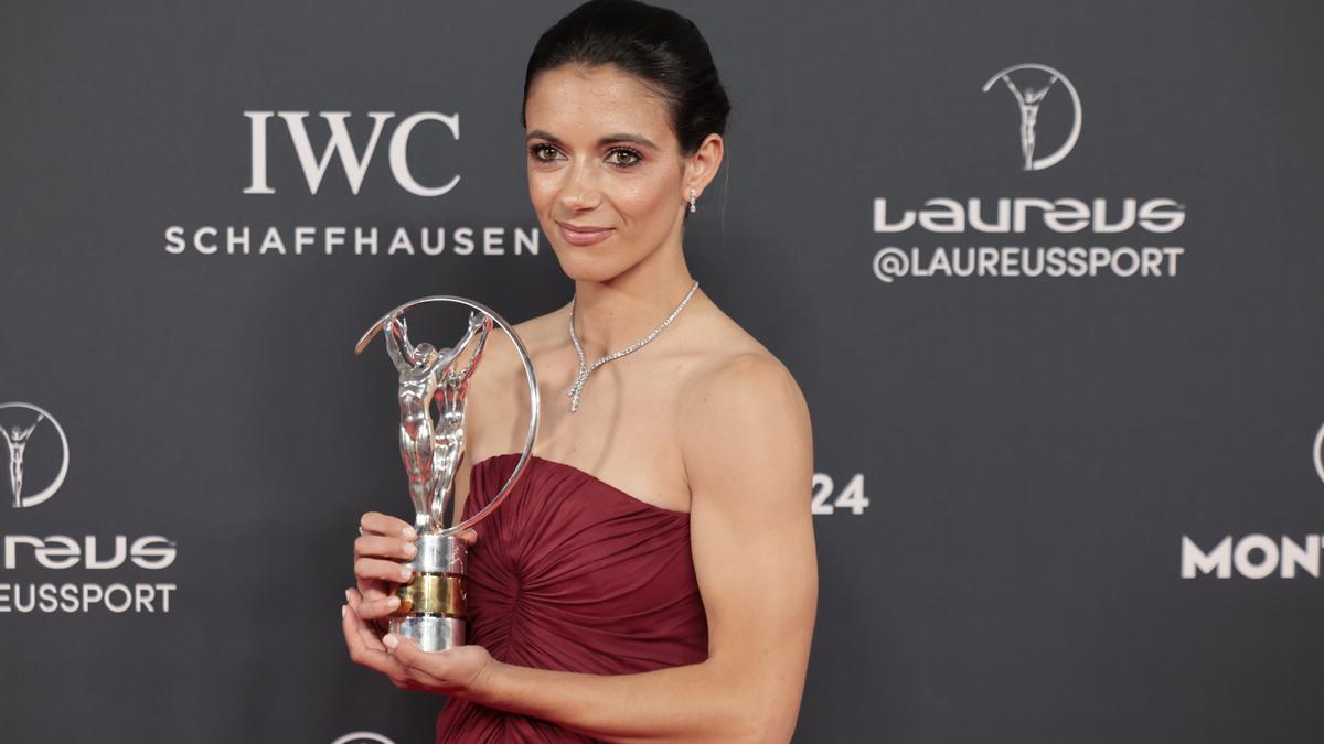 El vestido vanguardista y el impresionante collar de Aitana Bonmatí para recoger su premio Laureus
