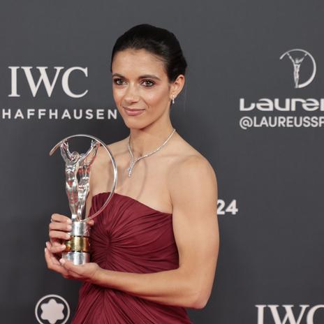 El vestido vanguardista y el impresionante collar de Aitana Bonmatí para recoger su premio Laureus