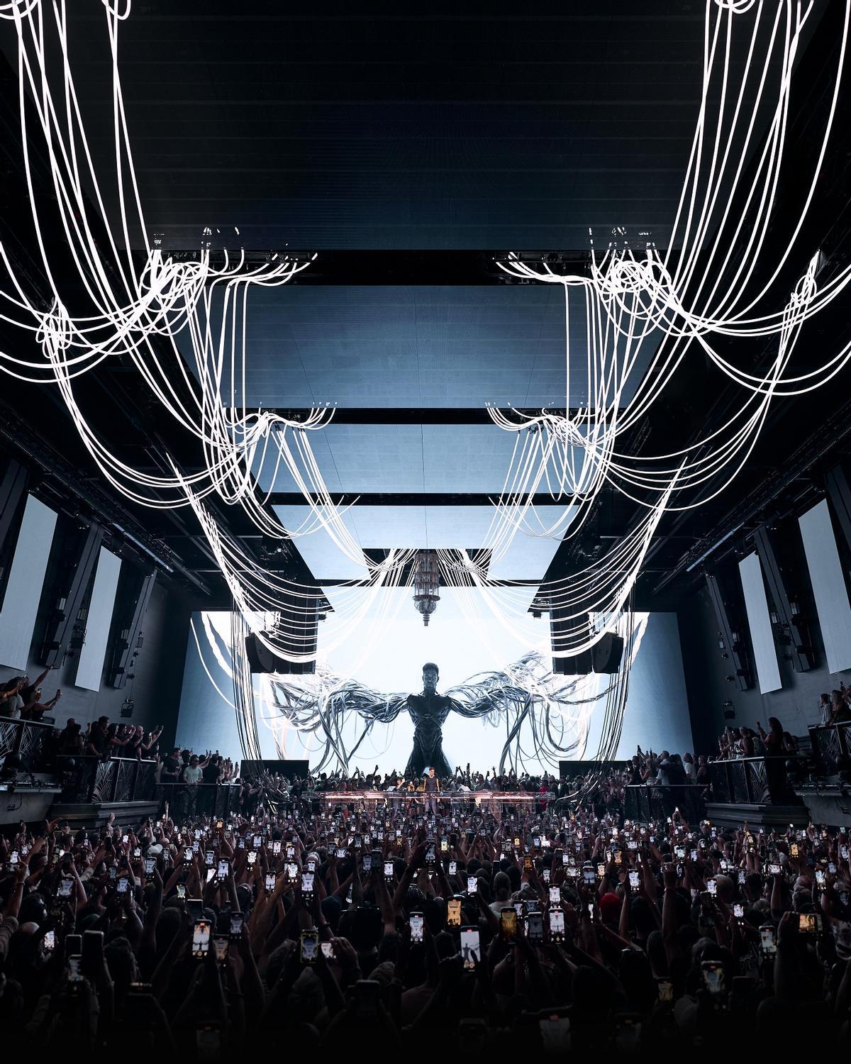 Anyma durante una de sus actuaciones este verano en [UNVRS].