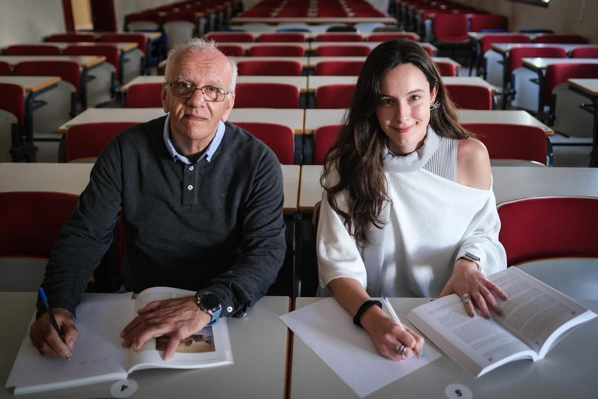 Domingo y Carolina, en un aula del edificio La Granja