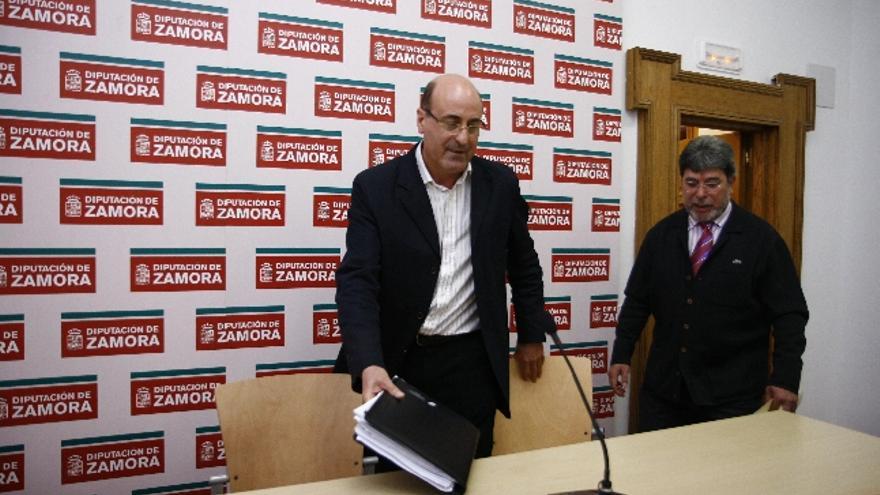 Antonio Iglesias (izquierda) y Gregorio San Pedro, ayer poco después de la reunión del Consejo Directivo del Consorcio