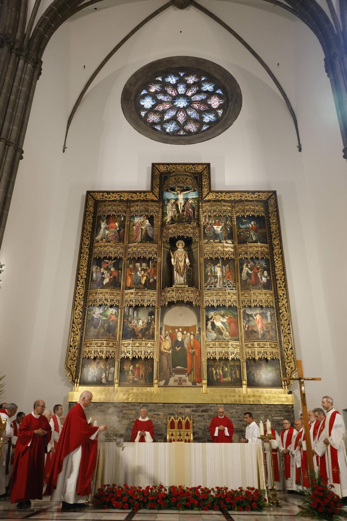 La misa de celebración por los 125 años de la iglesia gijonesa de San Lorenzo, en imágenes