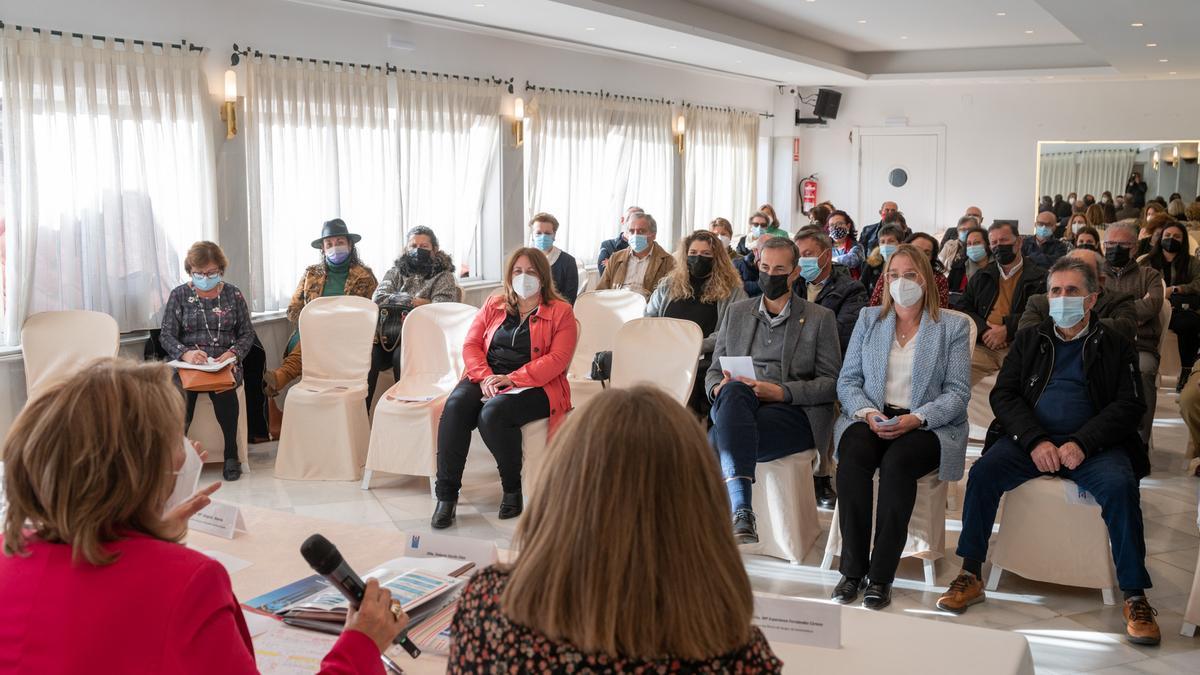 Los asistentes al encuentro de colaboradores de la Hermandad de Donantes de Badajoz.