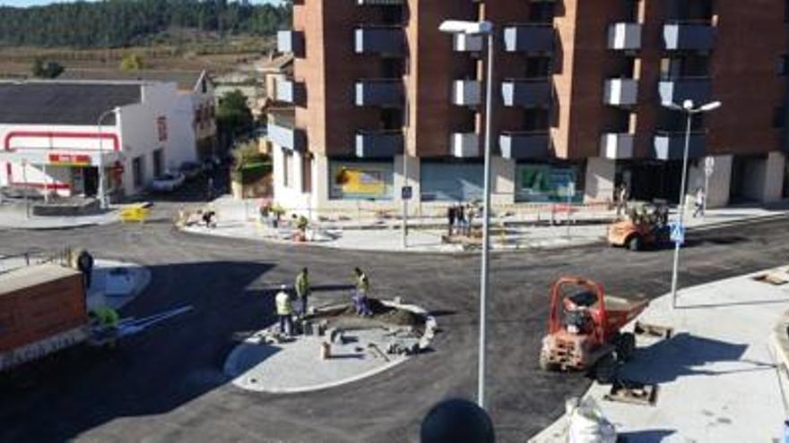 Navarcles posa en funcionament la nova rotonda de la carretera Talamanca