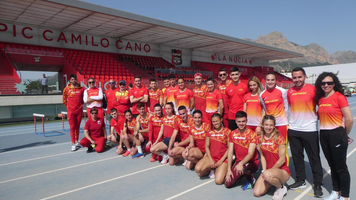 Los velocistas españoles entrenaron en el Estadi Olímpic Camilo Cano para preparar las tres grandes citas internacionales al aire libre de 2022.