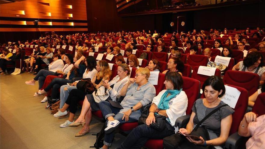 Medio millar de personas participan desde hoy en el Feminario, que cumple 30 años