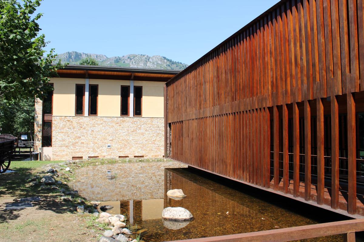 Así es el encuentro de las Polas de Asturias y León en Sobrescobio, en el que se ha reabierto la Casa del Agua, el gran centro de educación ambiental de Asturias