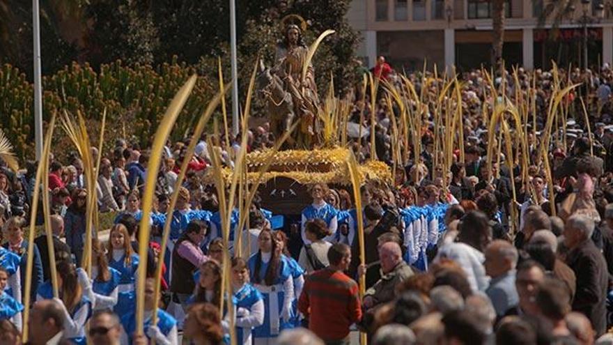 Imagen del Domingo de Ramos en Elche y de las palmas blancas.