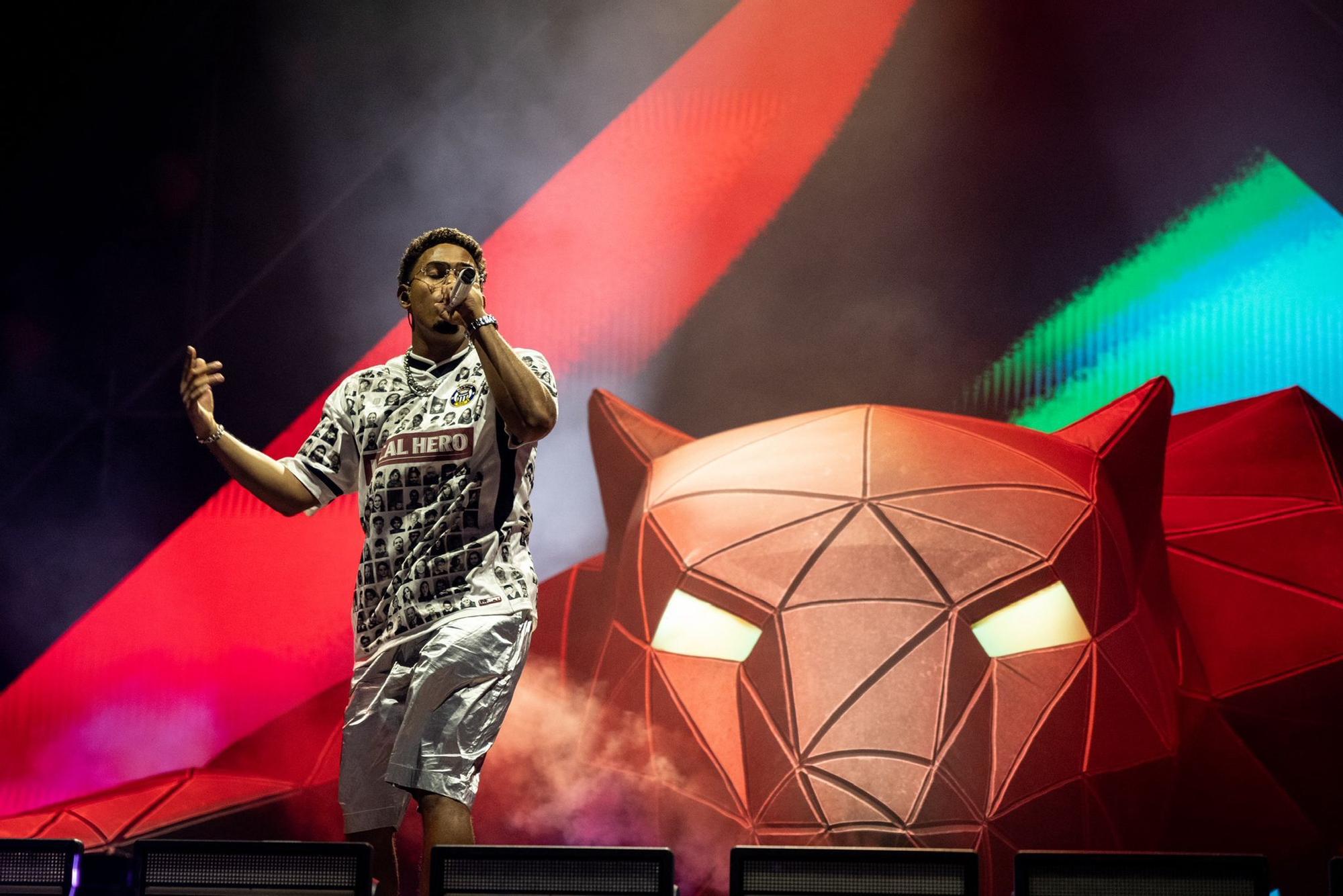 En imágenes | La Feria de Zaragoza se rinde al perreo con el reguetón de Myke Towers