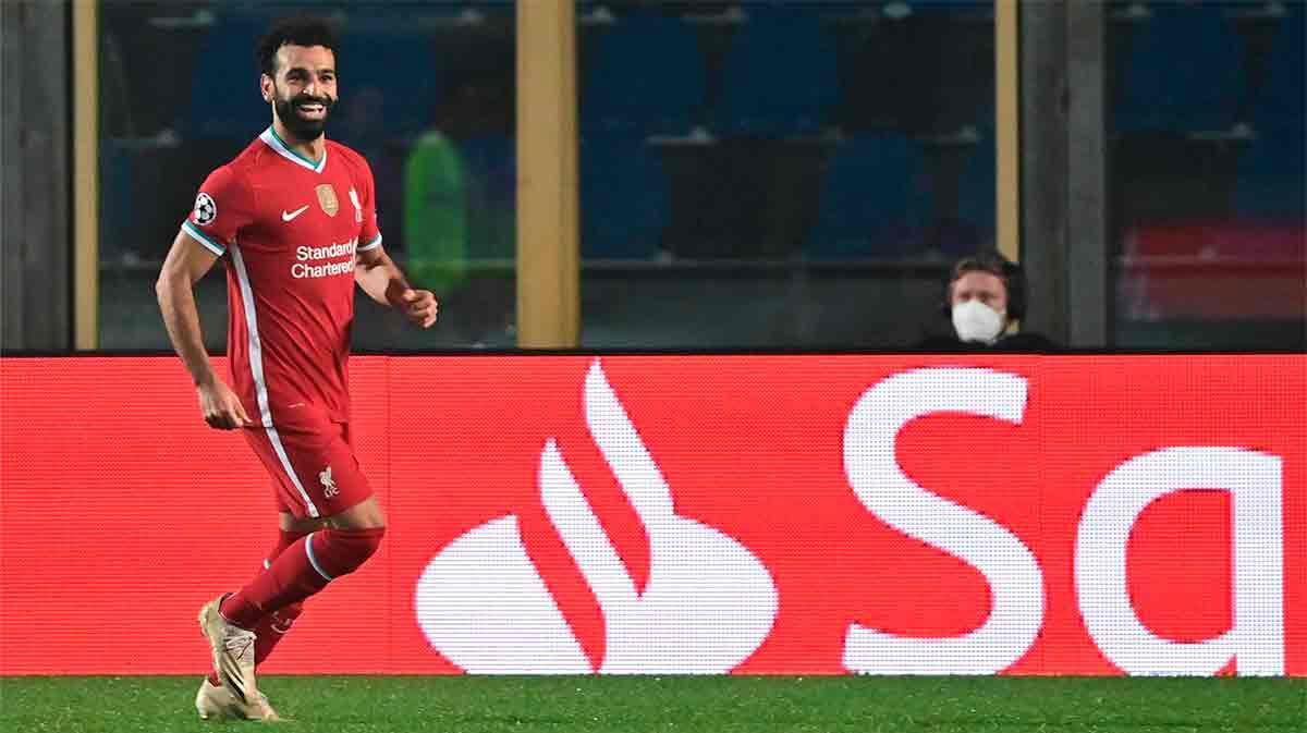 Salah encara solo y no falla: contra perfecta y golazo al Atalanta