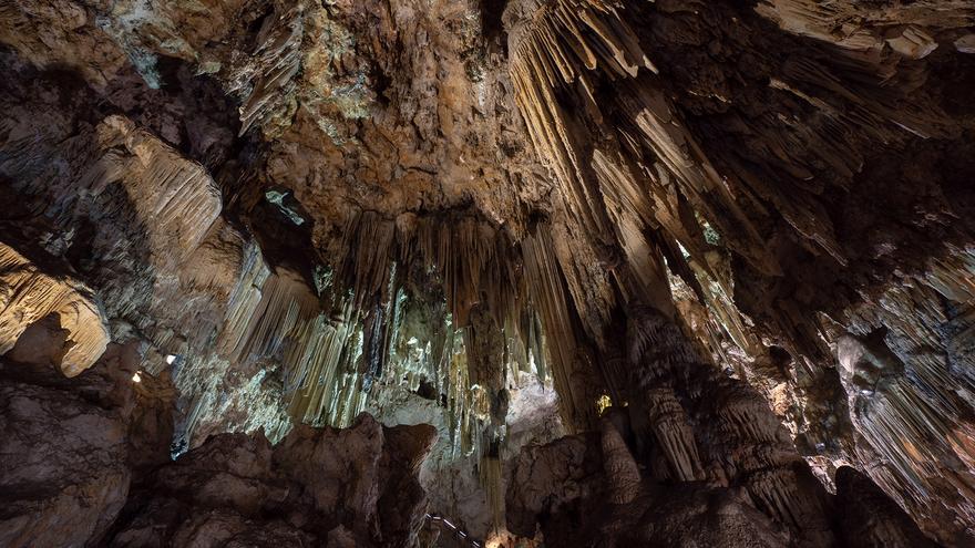 Olvídate de la tradicional Navidad en casa y vive una experiencia única en la Cueva de Nerja