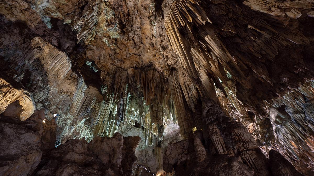 La Cueva de Nerja es uno de los atractivos más imponentes de toda España.