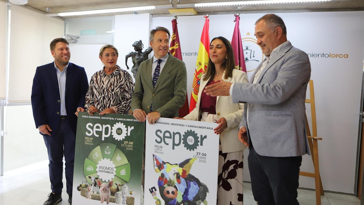 La presentación de Sepor se realizaba en el ala de Alcaldía del Ayuntamiento de Lorca.