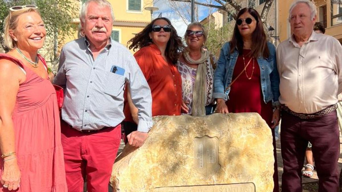 Una imagen de la placa inaugurada en Consell.