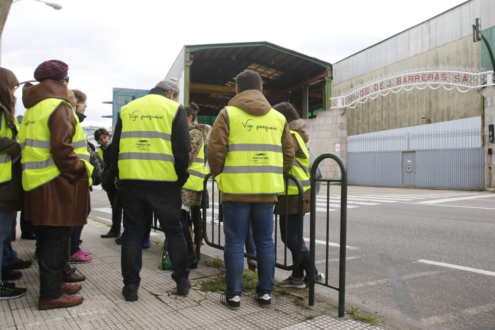 La nueva ruta de Vigo Pesqueiro hizo un recorrido por el pasado y el presente de la industria de la villa marinera