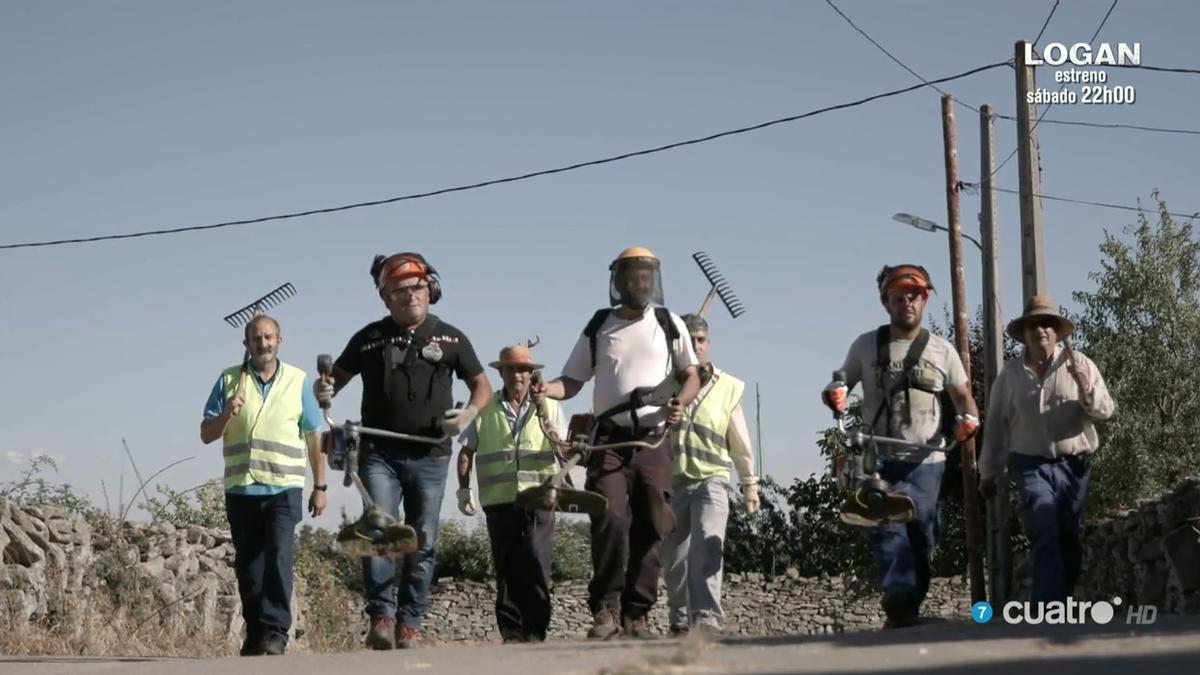 Cuadrilla ayuda Volando Voy