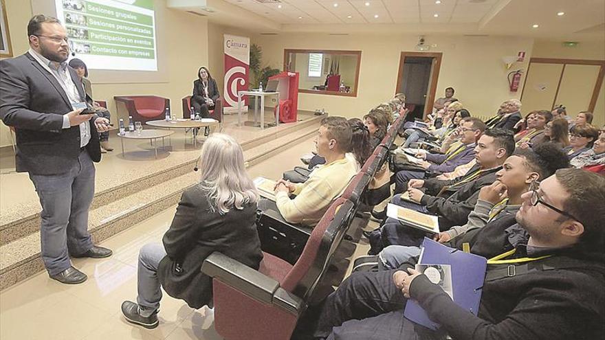 Las firmas buscan comerciales con idiomas y mecánicos en Castellón