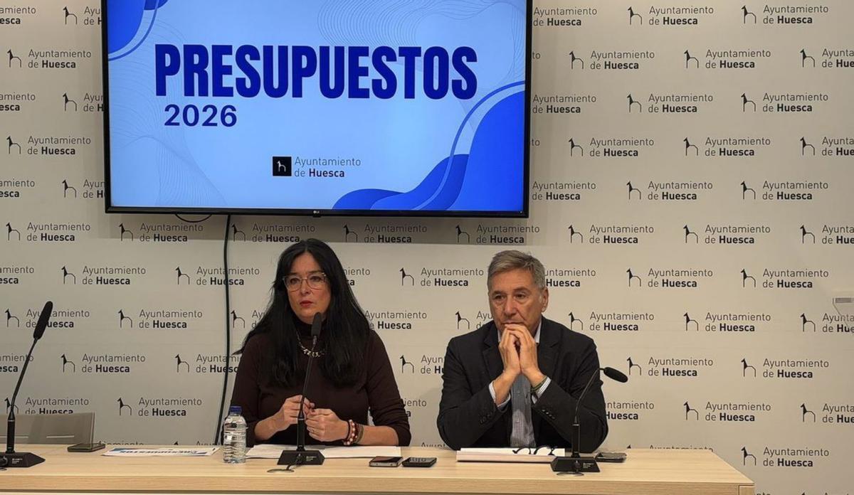 Lorena  Orduna y Ricardo Oliván, en la presentación de los presupuestos.