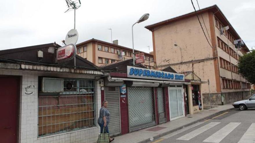 Los edificios de la barriada de Lloreda.