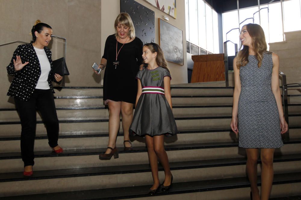 Raquel Alario y Clara Mª Parejo, hoy, en su visita a Editorial Prensa Valenciana.