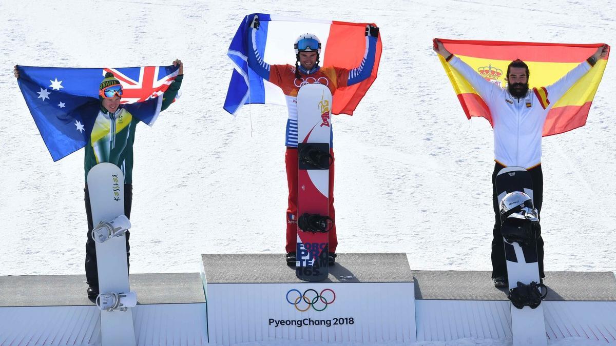 Regino Hernández, en el podio, junto al francés Vaultier (centro) y el australiano Hughes.