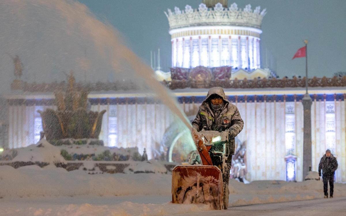 Moscú vive la mayor nevada en 150 años