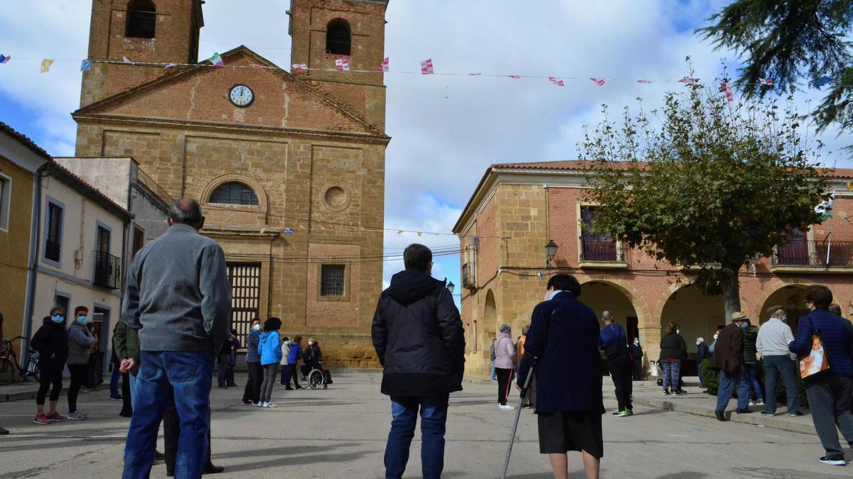 El 46% realiza regularmente esas ayudas a familiares, vecinos o amigos, un porcentaje muy superior al registrado en el conjunto de España.