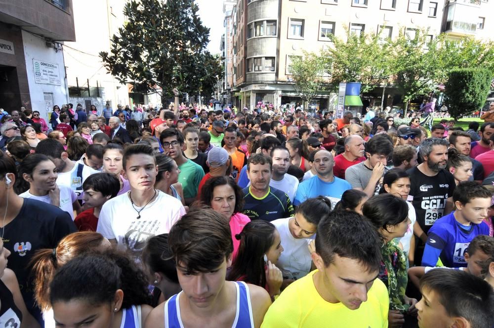 Carrera solidaria contra el cáncer de mama en Mieres