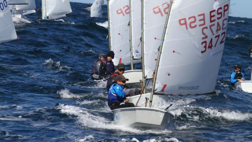 Arranca el Campeonato de Balears de Optimist en la bahía de Sant Antoni