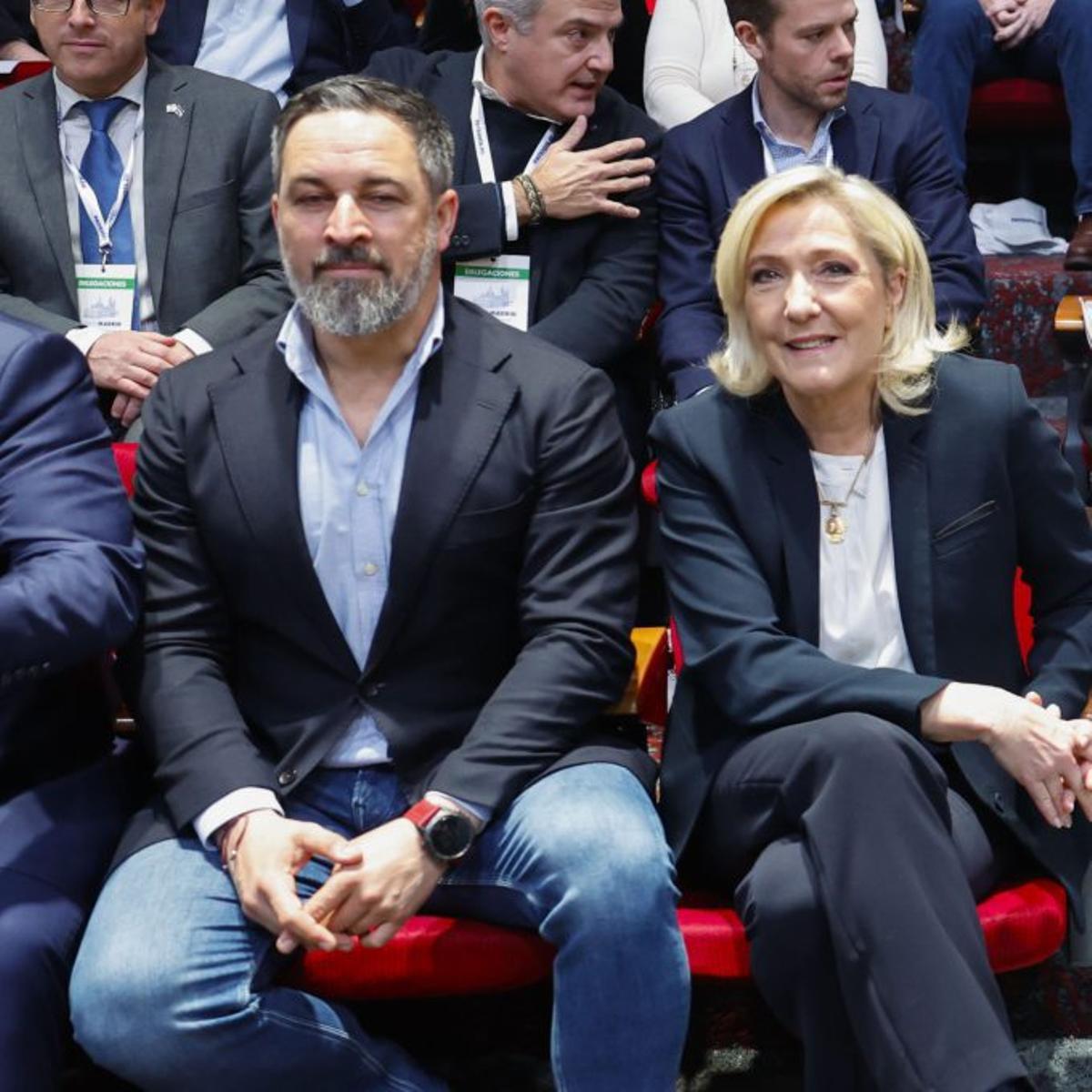 Abascal perd l’empara política  i financera del líder del Fidesz