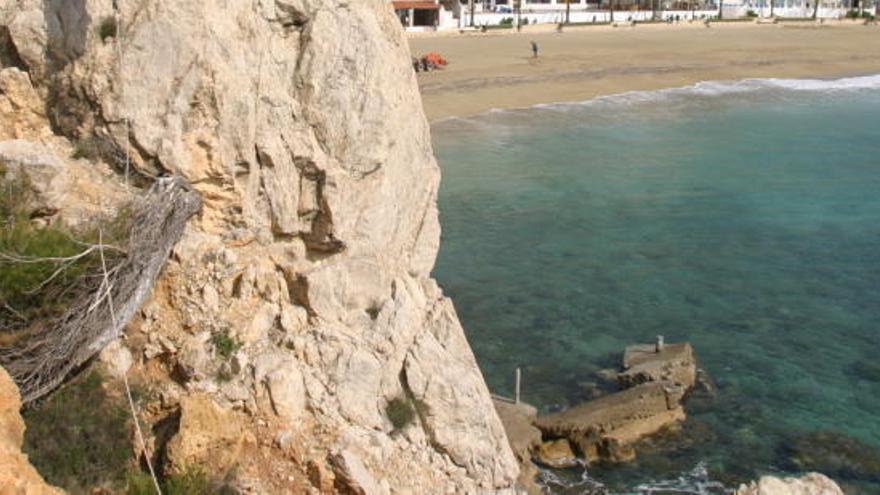 Aparece un cadáver en Cala Sant Vicent, en Ibiza