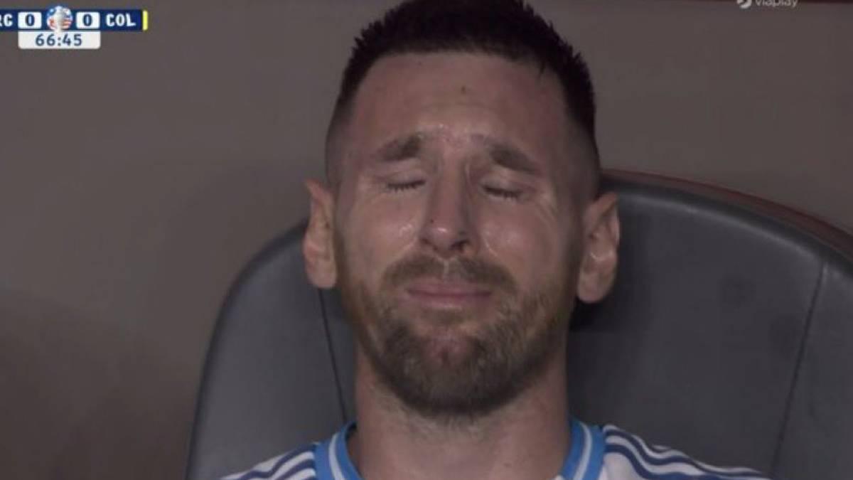 Messi, llorando tras la lesión de tobillo y ser sustituido