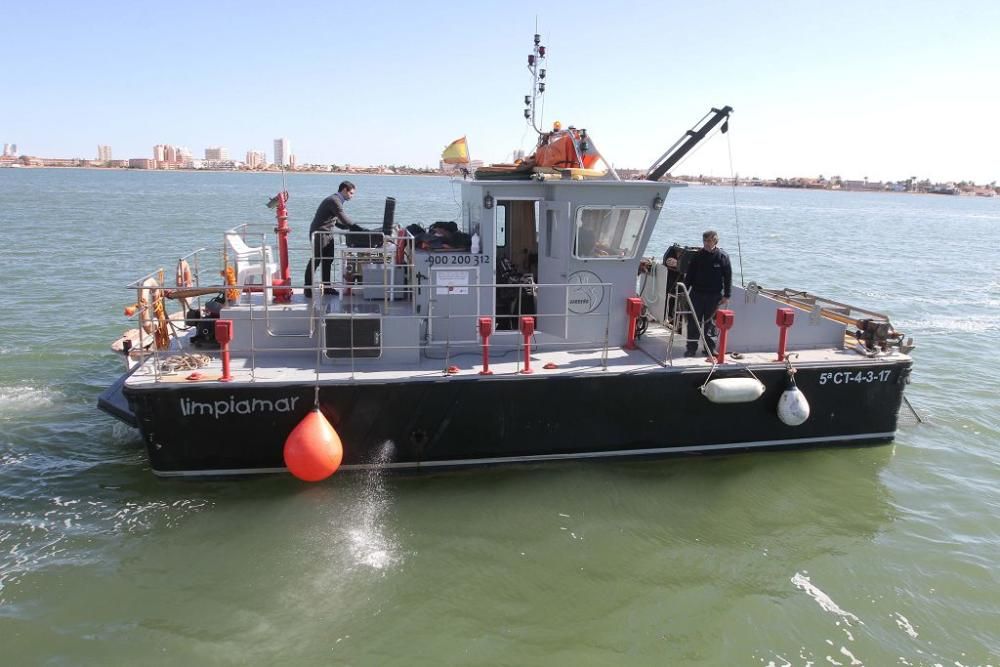 Oficiales de la OTAN comprueban el potencial de los sistemas de detección submarina de la UPCT en el Mar Menor