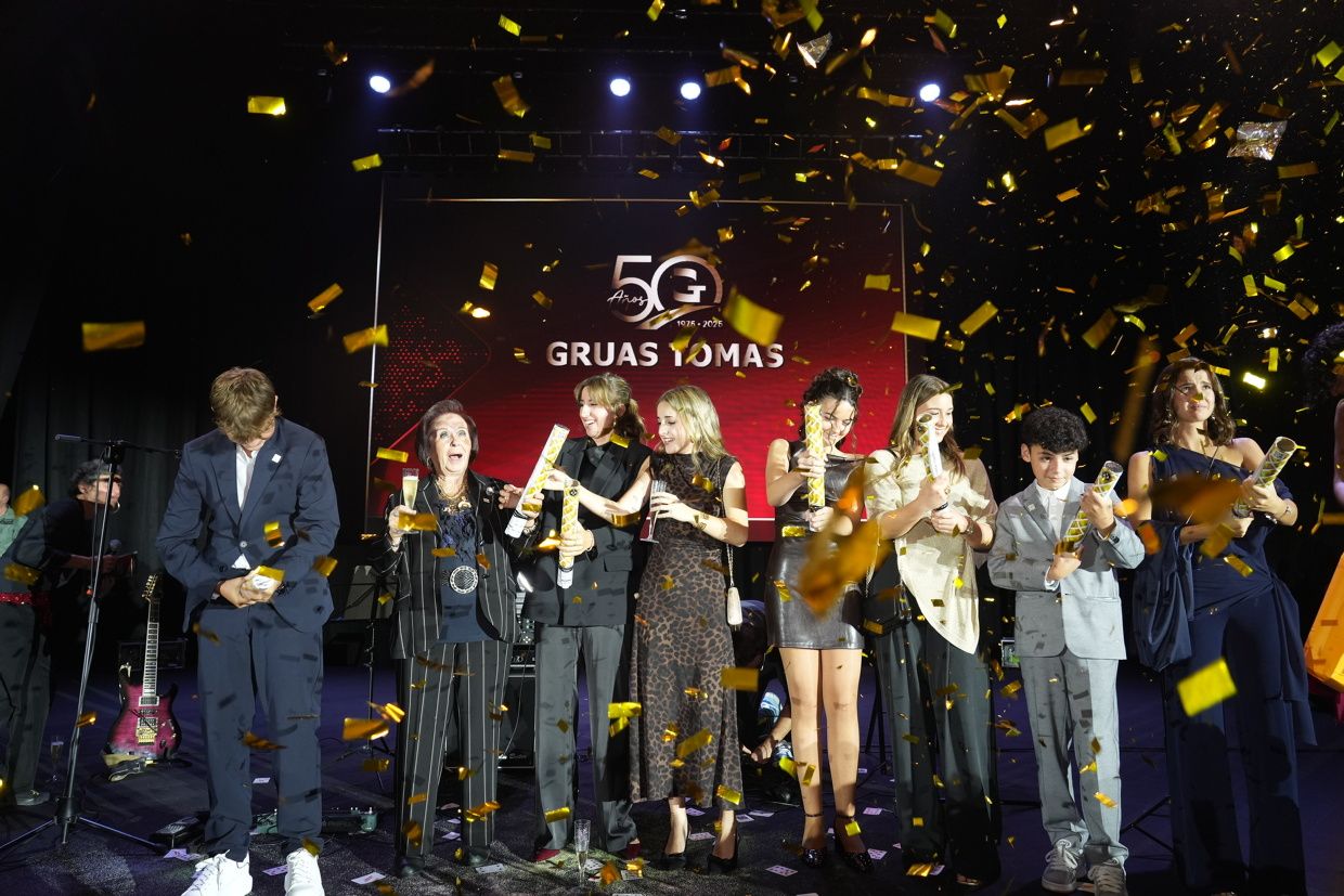 Galería de fotos de la gala del 50º aniversario de Grúas Tomás en Vila-real