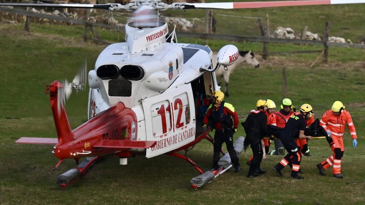 Al menos cuatro muertos y 2 desaparecidos tras romperse una pasarela costera de Santander