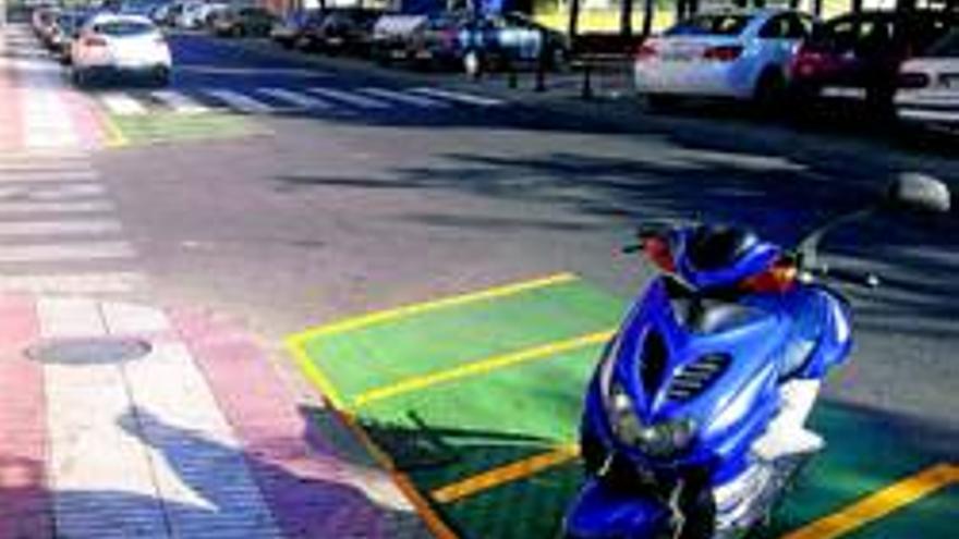Habilitan aparcamientos para motos y bicicletas
