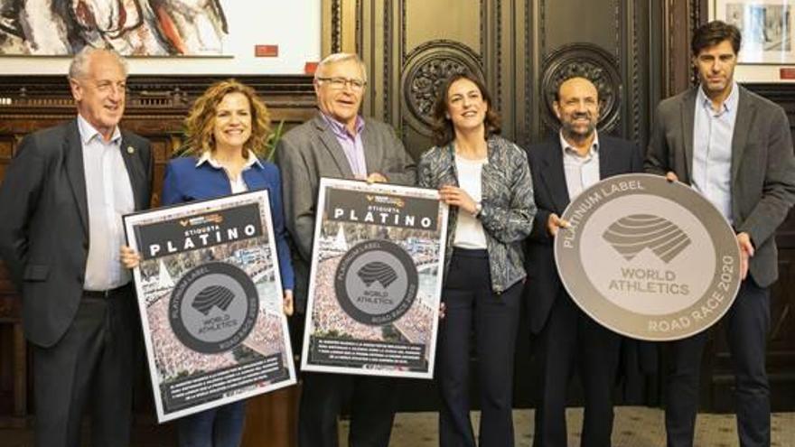 La etiqueta platino ya luce