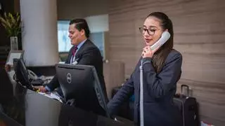 "Cobra más un jefe de recepción de hotel que un profesor asociado de universidad": los empresarios defienden las condiciones del sector
