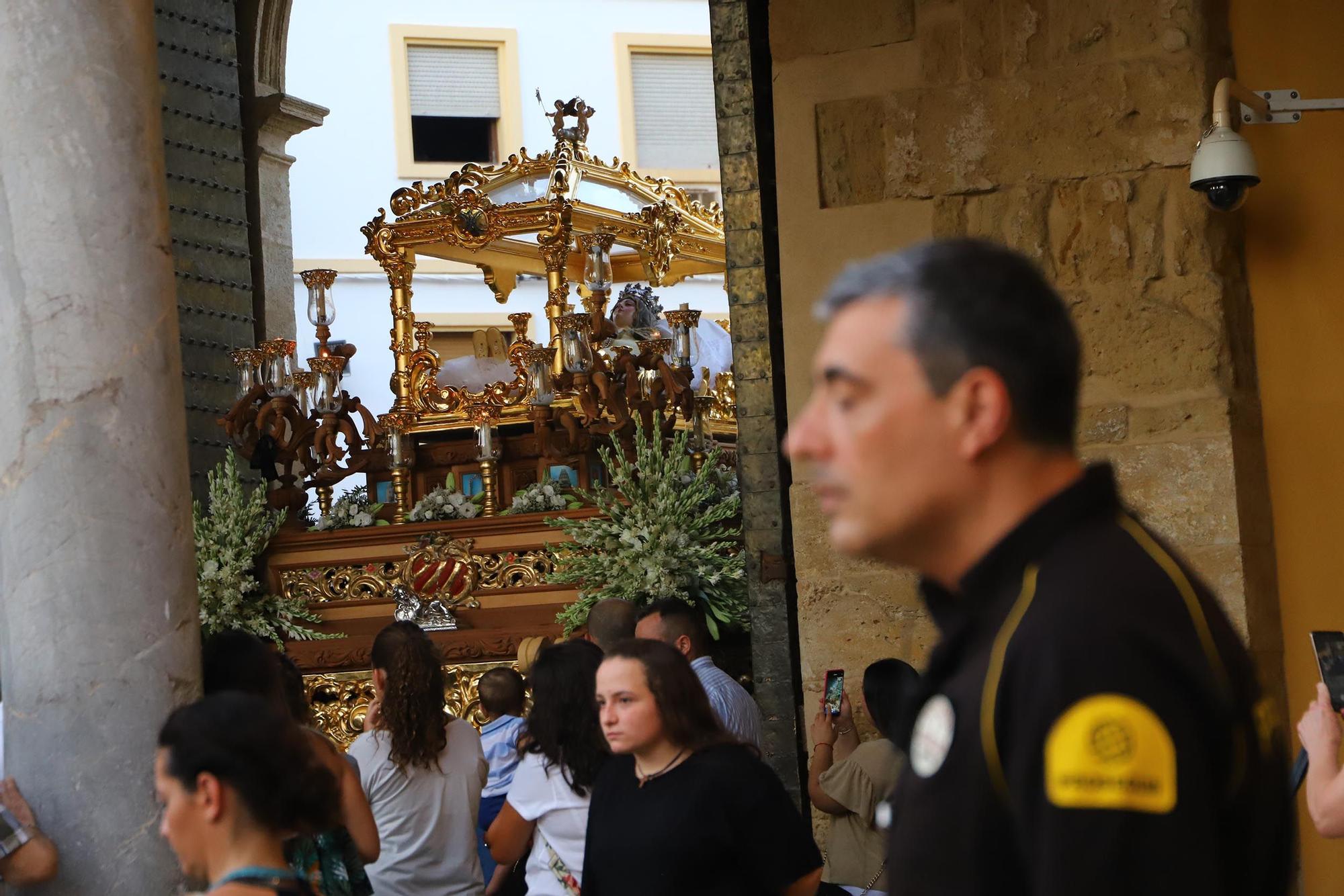 La Virgen del Tránsito llega a la Catedral en su esperada procesión