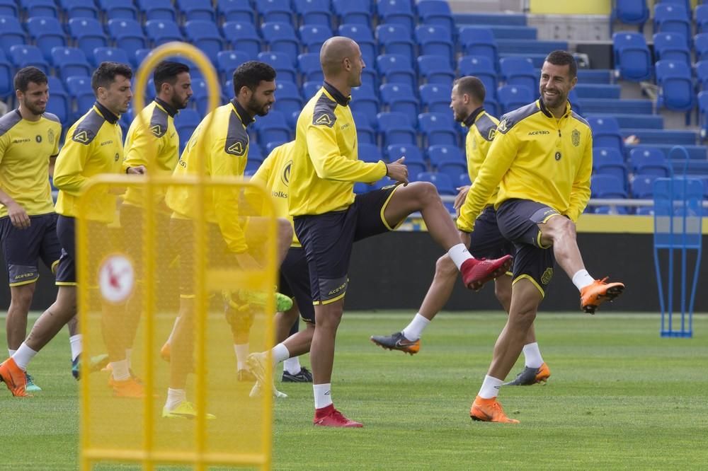 Entrenamiento de la UD previo al partido contra el Betis (18/04/2018)