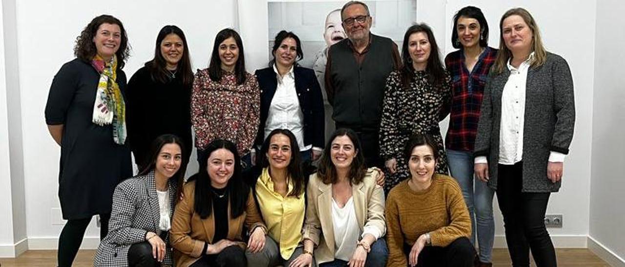 Equipo de profesionales que trabajan en las unidades de O Salnés.