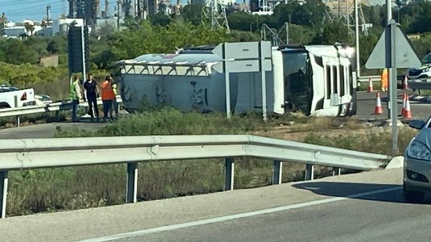 Accidente de un camión en Castellón